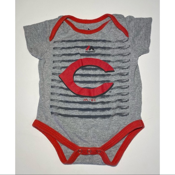 Majestic “Cincinnati Reds” Onesies - Picture 5 of 7